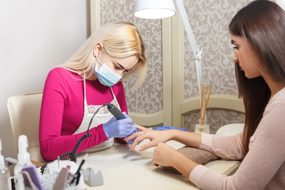 Eskiizmir Manikürcü